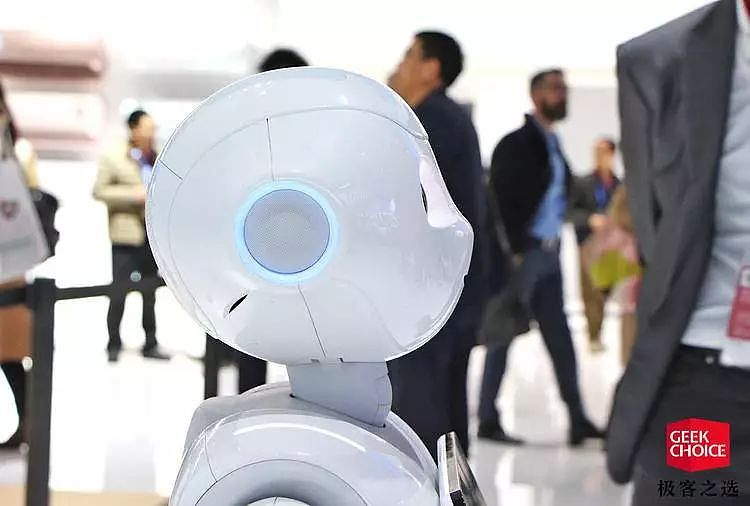 发布四年后，Pepper 机器人终于要进入中国了 - 4