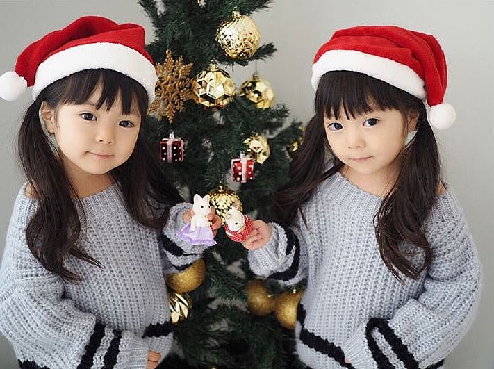 这对日本双胞胎小姐妹，复制粘贴的脸蛋和打扮，直接萌倒无数网友... - 14