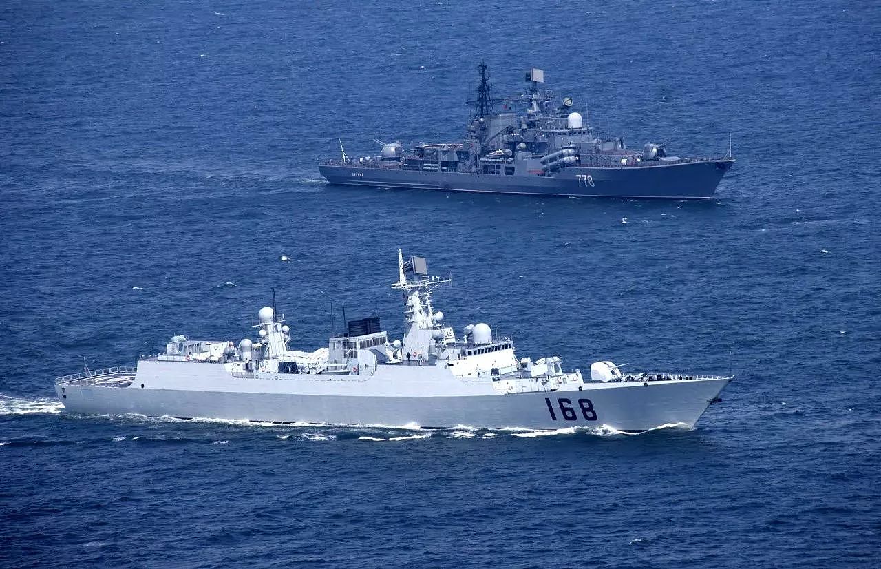 今年中俄联合军演时，为何中国小护卫舰能指挥俄国大巡洋舰？ - 2