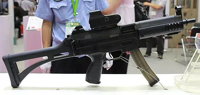 “蝎式EVO 3”这最好看的冲锋枪，竟然是房地产公司研制的？｜轻武专栏 - 18