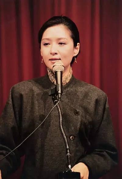 她是台湾第一美女，与李敖结婚3个月即离婚，42岁高龄未婚产女，成为大写的“傲骨前妻” - 10