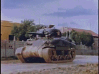 俄军T-72翻车，坦克兵保命设计露出，坦克被击中后如何逃生？ - 9