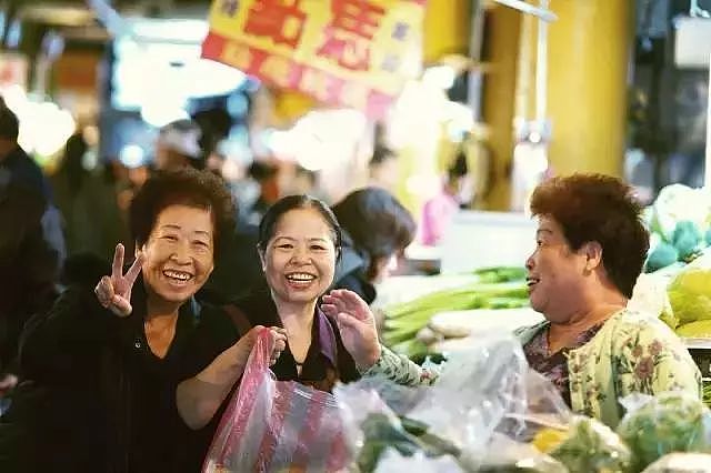 中国卖菜大妈，因为一件事惊动BBC、登上《时代》周刊，排名超过奥巴马、乔布斯！ - 22
