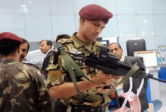 这款印度自行设计的新型冲锋枪，已经反超了我们中国武器！｜轻武专栏 - 16