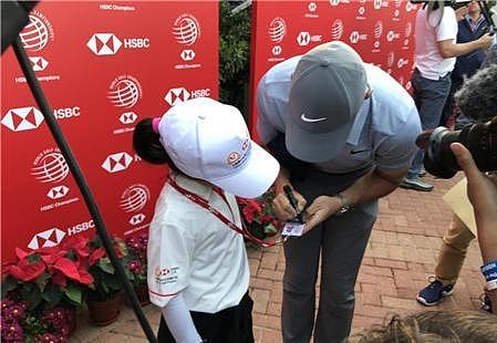 刘国梁很欣慰！8岁女儿连获高尔夫世界冠军，并用英文采访偶像