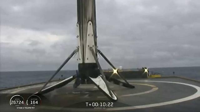 “重型猎鹰”首次商飞成功，SpaceX再进一步