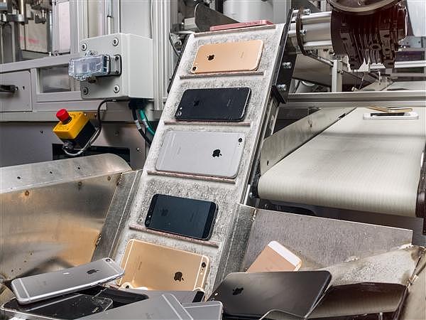苹果公布新款回收机器人：每小时拆200部iPhone