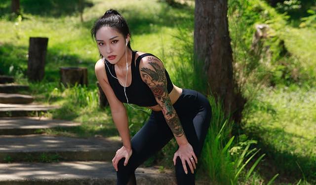 中国女孩一样练出欧美身材，她健身3年，改变了国人的固有审美