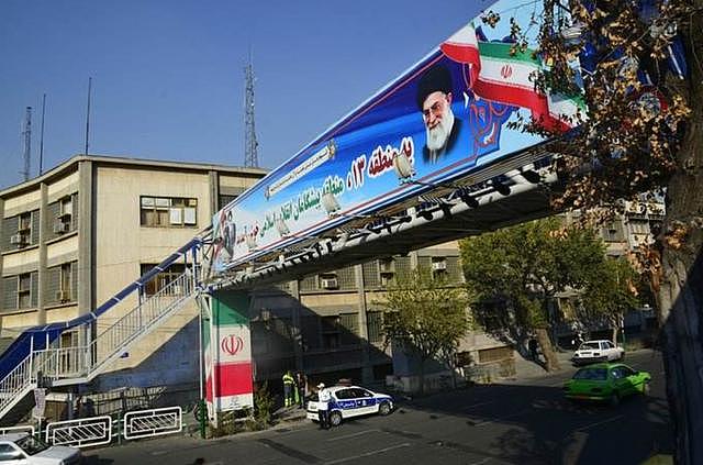 波斯人的伊朗，为何最高领袖是阿塞拜疆人？