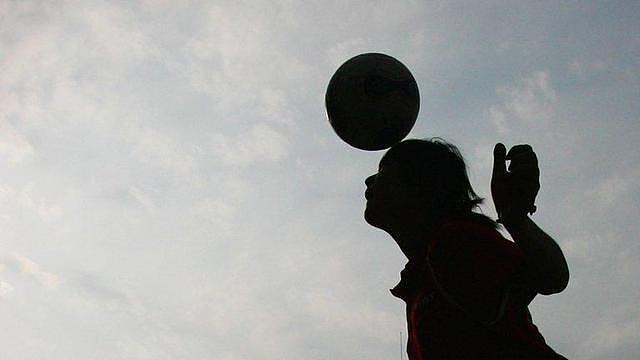 英慈善组织：没有足够证据表明禁止青少年头球有用
