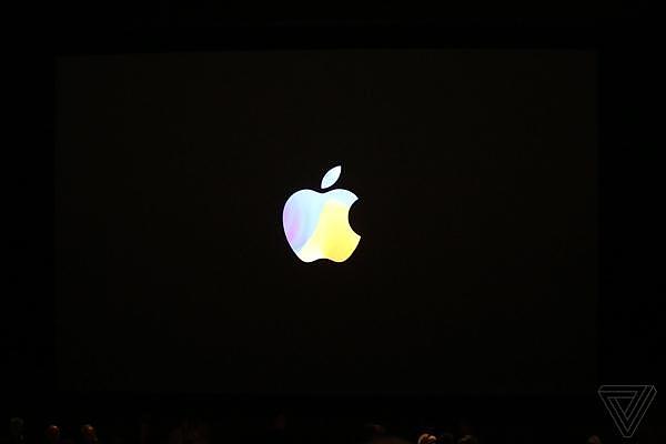 苹果CEO库克如此评价腾讯、马化腾：亮了