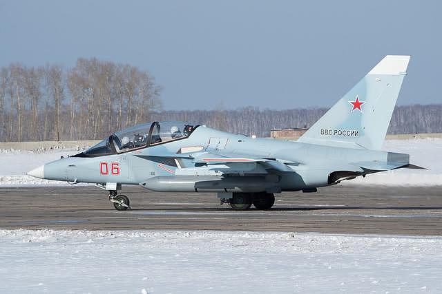 又来4架新机！俄空天军疯狂列装雅克-130教练机