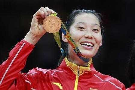 朱婷晒出美丽的照片！150万年薪世界第一人，中国女排的骄傲