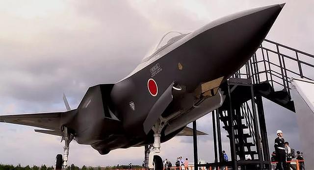 日本老货F15要升级，美国卖部件要价45亿，性能只是追平歼11