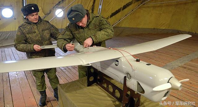 乌克兰缴获俄军无人机拆开看全进口零件 包括中国造单片机和电池