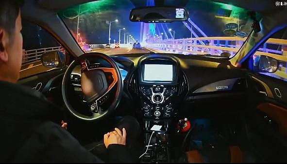 震撼！百度Apollo无人车登上央视春晚：跨越港珠澳大桥