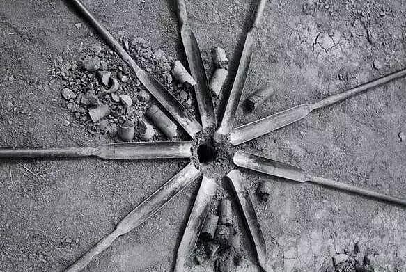 古墓机关埋地下千百年连铁器都生锈，真的还会有千年不朽的机关吗