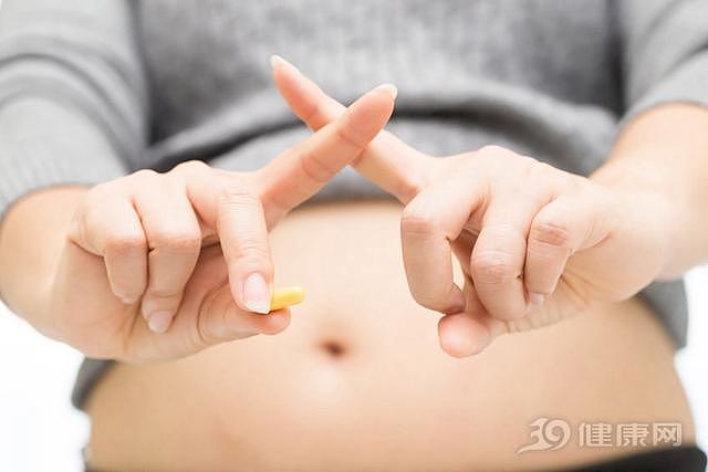 肚脐里的“泥”是什么，能不能抠？总算知道结果了