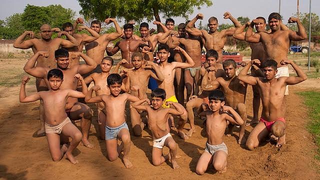来自印度的健身村，平均年收入不到1万元，却人人一身肌肉