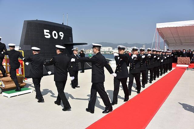 海自水下实力又增强：第9艘苍龙级潜艇交舰命名为青龙号