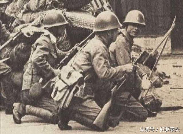 二战中，日本为什么很少使用冲锋枪？宁愿使用三八大盖！