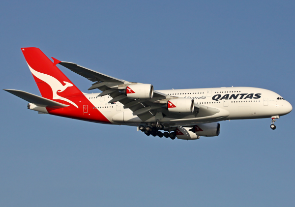 Qantas_A380-800_VH-OQL_SIN_2012-4-1.png,0