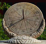 古代时间的守护者：日晷与水钟的计时智慧
