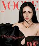 “泰国迪丽热巴”登《Vogue》封面，穿深V展性感，混血女星就是美