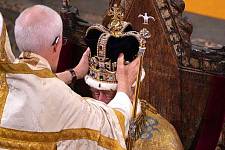 揭秘查尔斯三世加冕仪式最昂贵珍宝，镶嵌无数钻石价值五十亿英镑却充满争议