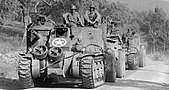 二战美军240mm重型榴弹炮行进 M3坦克改装的牵引车才能拉得动